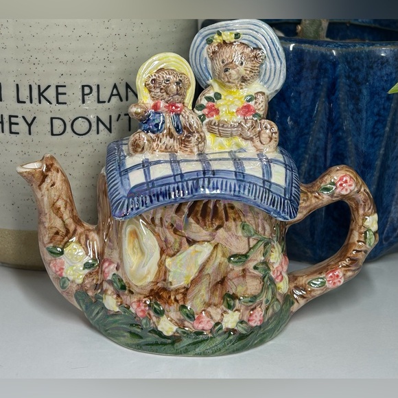 Other - 🐕3/20 Vintage Teddy Bear Picnic Teapot